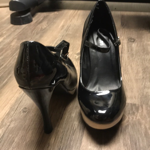Maurices black cream Mary Jane like heels size 7.5 - Picture 5 of 5